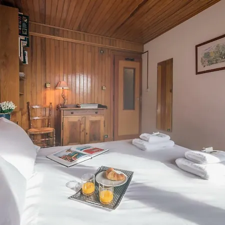 Montroc Chalet Sleeps 10 Шале