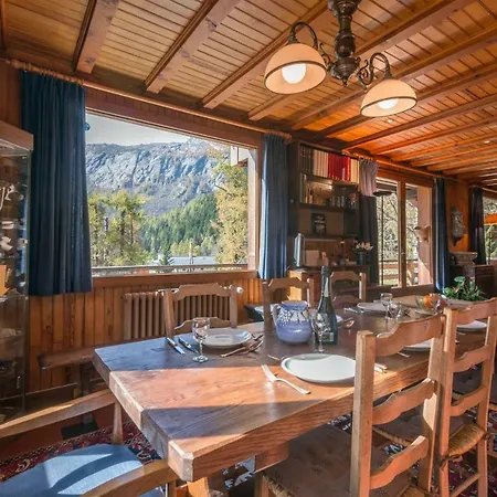Montroc Chalet Sleeps 10 *