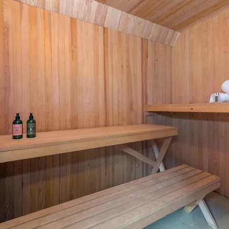 Domek alpejski Montroc Chalet Sleeps 10