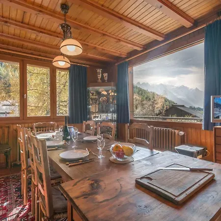 Шале Montroc Chalet Sleeps 10 Шамоні