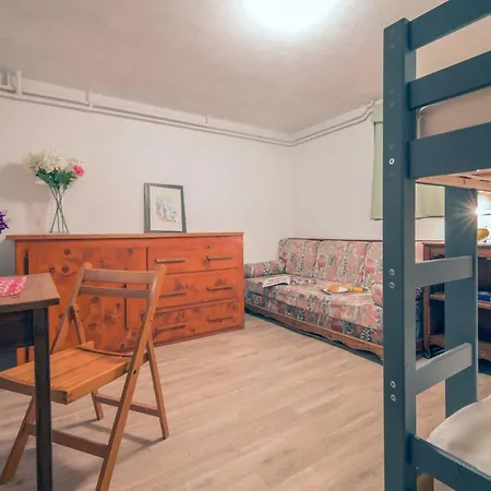 Montroc Chalet Sleeps 10 Шале *