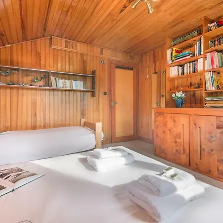 Domek alpejski Montroc Chalet Sleeps 10 *