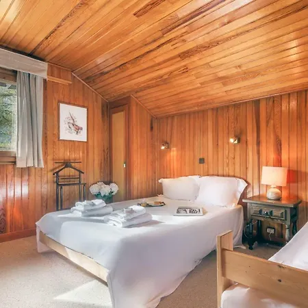 Montroc Chalet Sleeps 10 *
